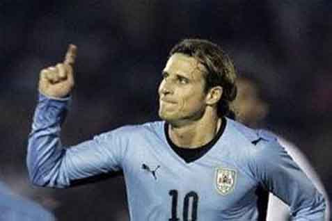  Diego Forlan Lanjutkan Karier Ke Jepang